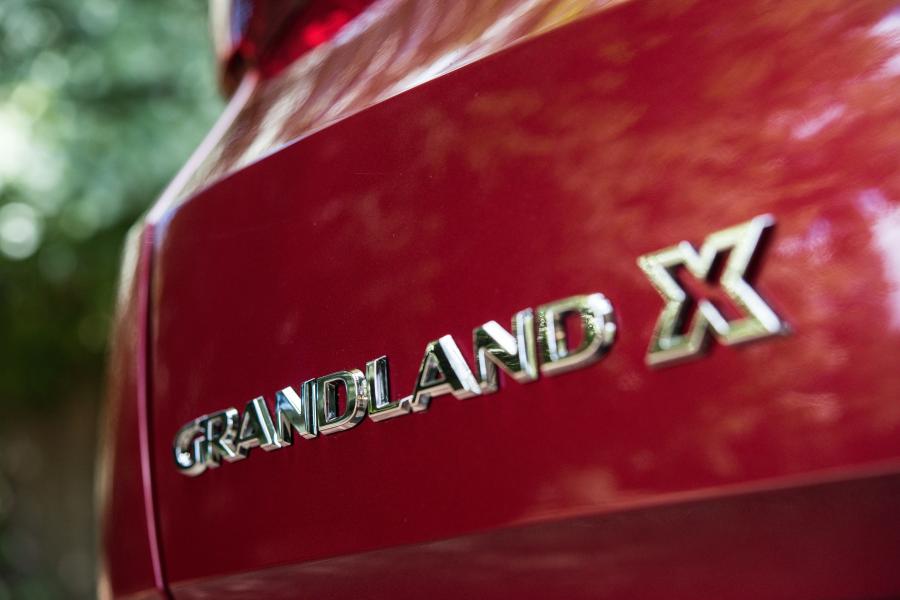 Логотип Vauxhall Grandland X Turbo D 2017 года  (фото 6 из 20)